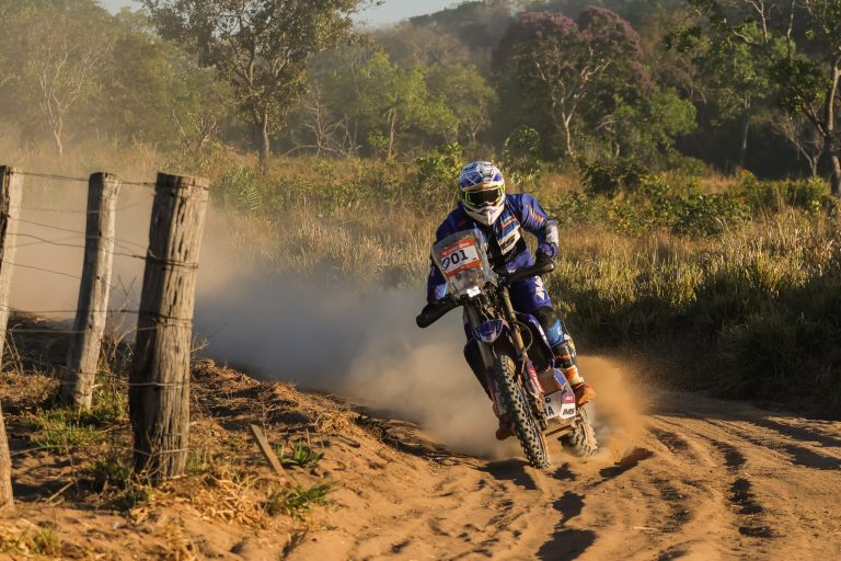 Dobradinha: Adrien Metge vence e Ricardo Martins é segundo na oitava etapa do Sertões 2022